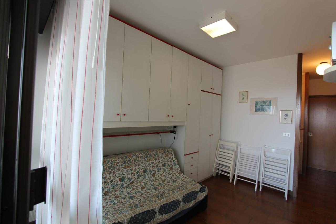 Studio Solarium Бибионе Екстериор снимка