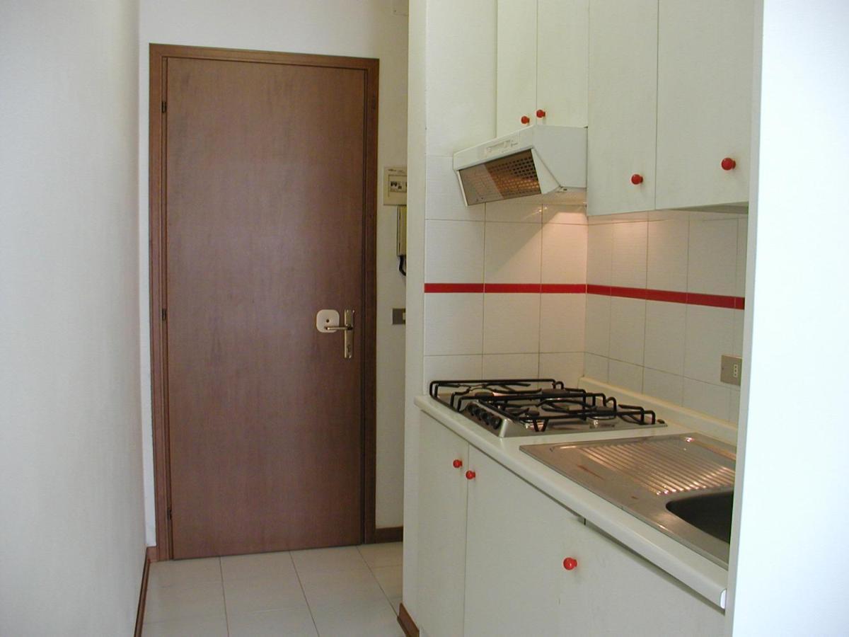 Studio Solarium Бибионе Екстериор снимка